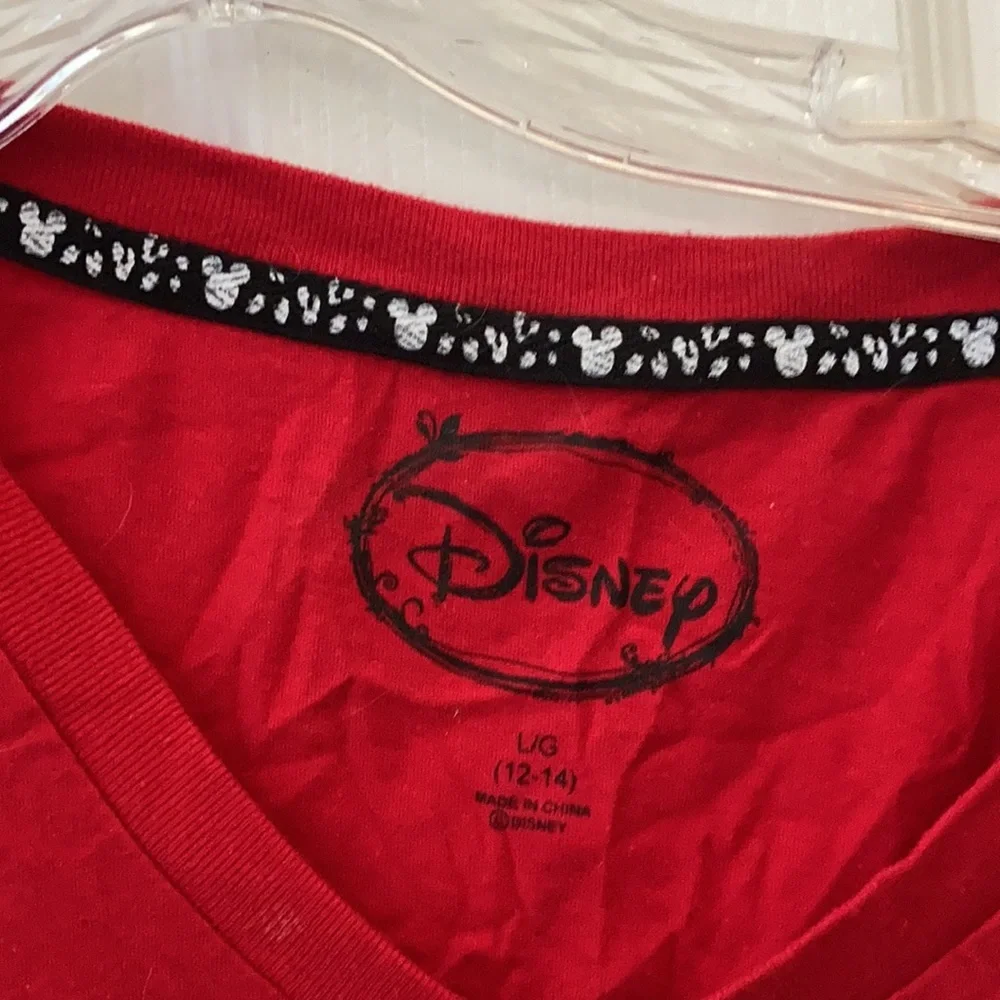 FINAL MARKDOWN Girls Disney tee large